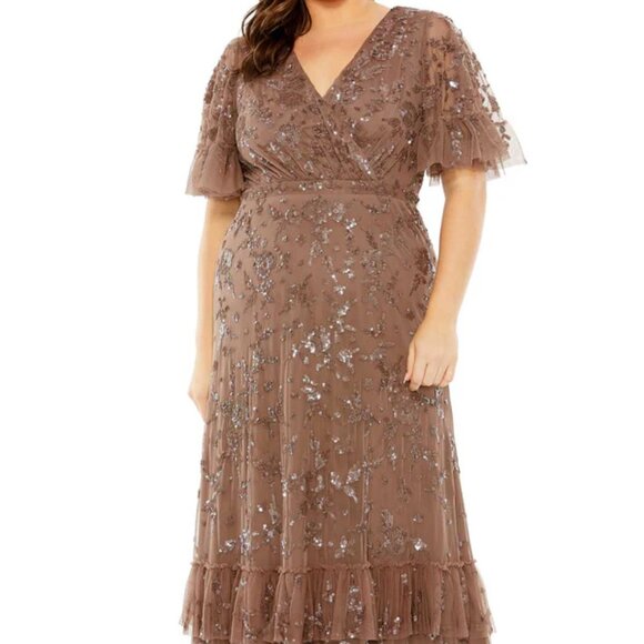Mac Duggal 14 9270 Embellished Flutter Sleeve V-Neck Tiered Gown MSRP $798.00 - Picture 1 of 3
